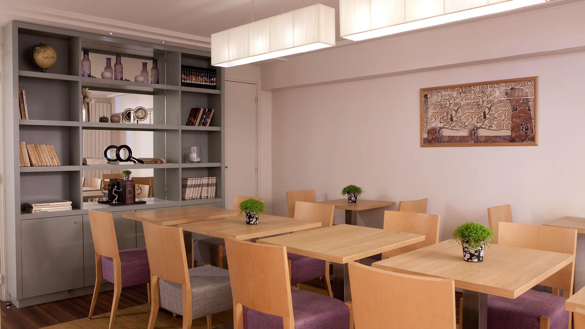 Opera Hotel 4*