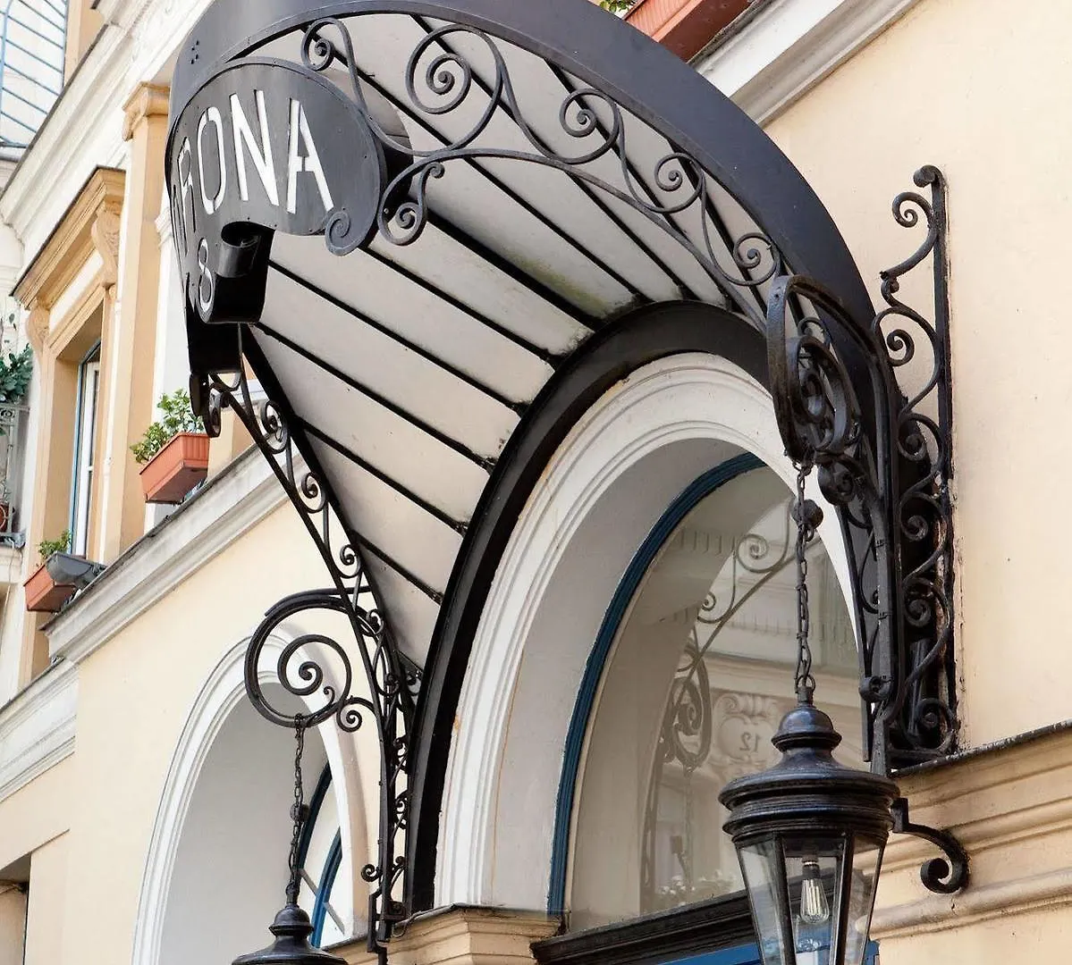 Opera Hotel