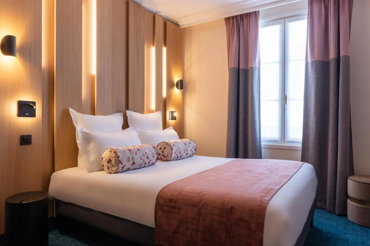Leonardo Boutique Opera 4*