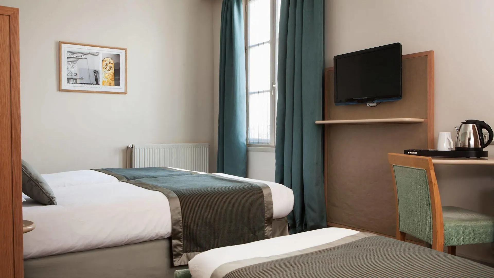 Leonardo Boutique Opera Hotel 4*